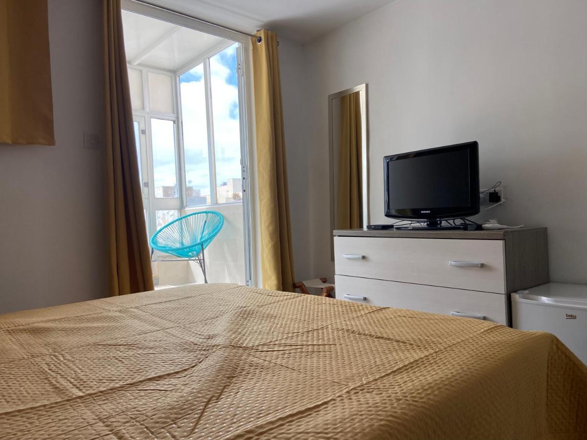 Sqaq Numru 1 Accomodation Hotel ราบัต ภายนอก รูปภาพ